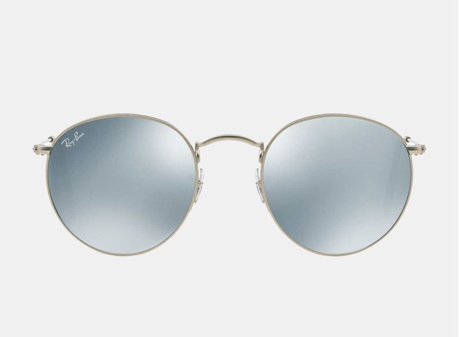 Un glamour flamboyant, de grandes lunettes rouges allument votre étincelle de mode